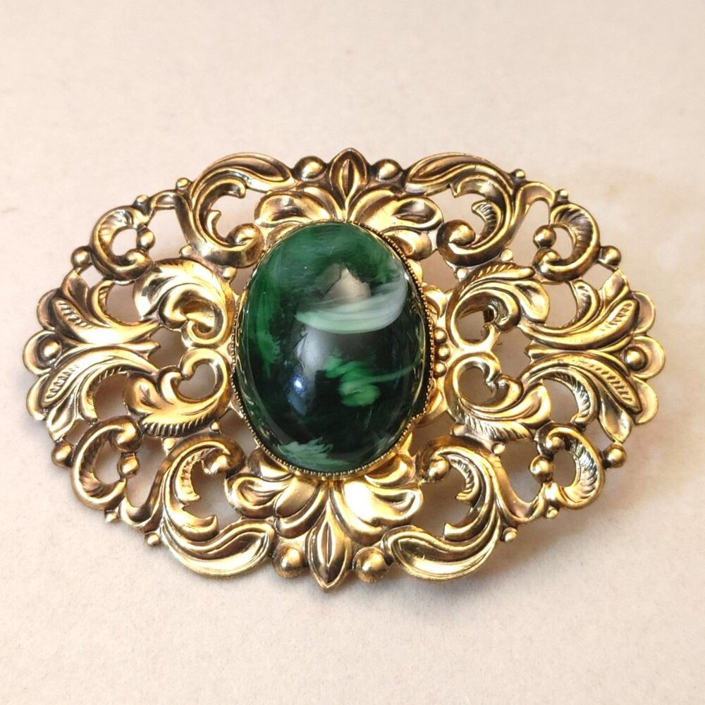 Filigree Brooch Green Swirled Glass Cabochon Vintage Gold Tone Ornate Baroque